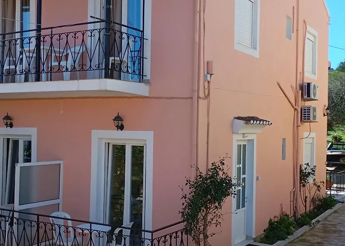 アパート Elena 1