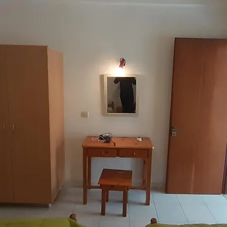 Elena 1 Apartman *